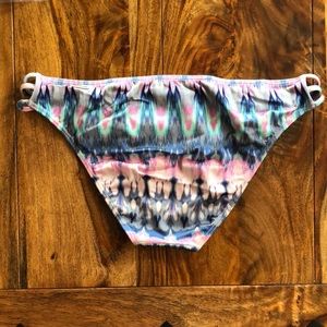 “Victoria’s Secret* Pink Print Bottoms Size M